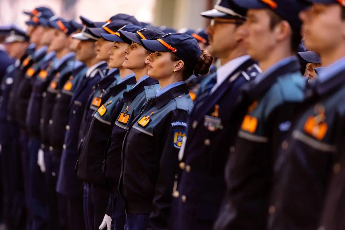 Peste 300 de locuri scoase la concurs la POLITIE