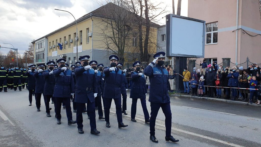 Agenți și ofițeri. Sursă externă POLIȚIE si FRONTIERĂ. Partea a 2 a